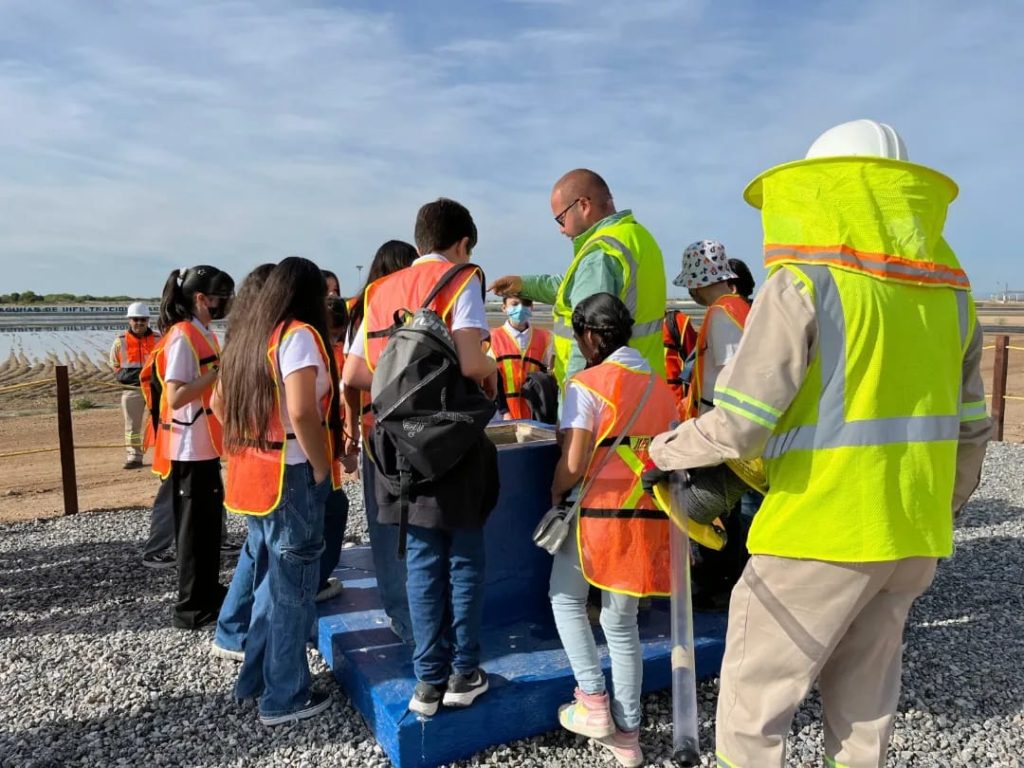 2d7f08efa-451e-4e9f-99d9-b4d3c208d892